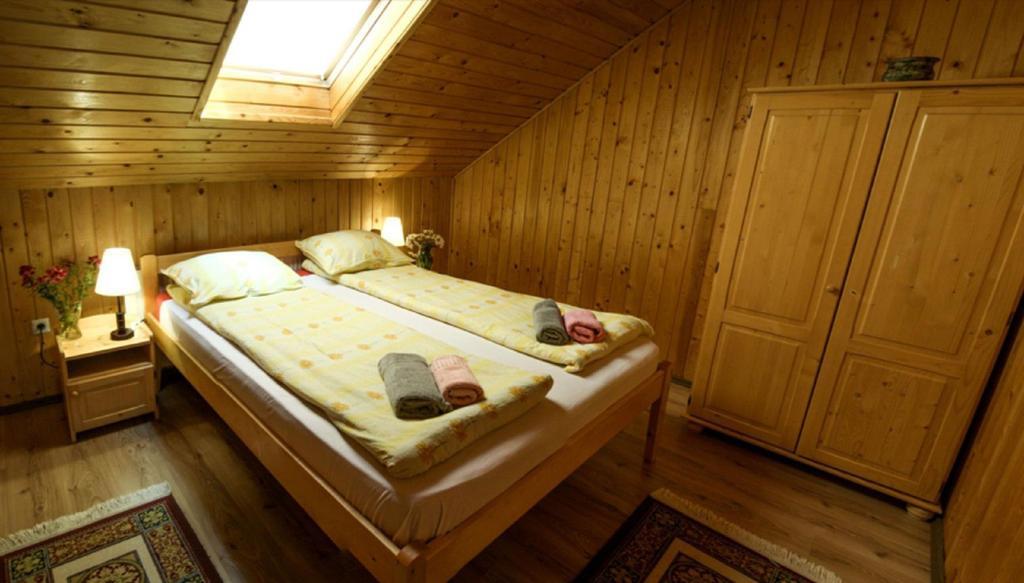 Csatari Pensiune Praid Kamer foto